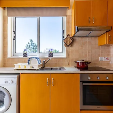 Blue Time 2-bedroom In Apartament Larnaca