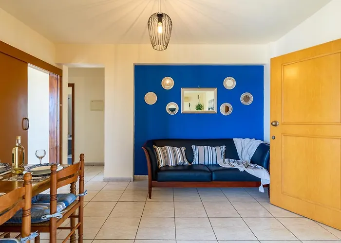 Blue Time 2-bedroom In * Larnaca